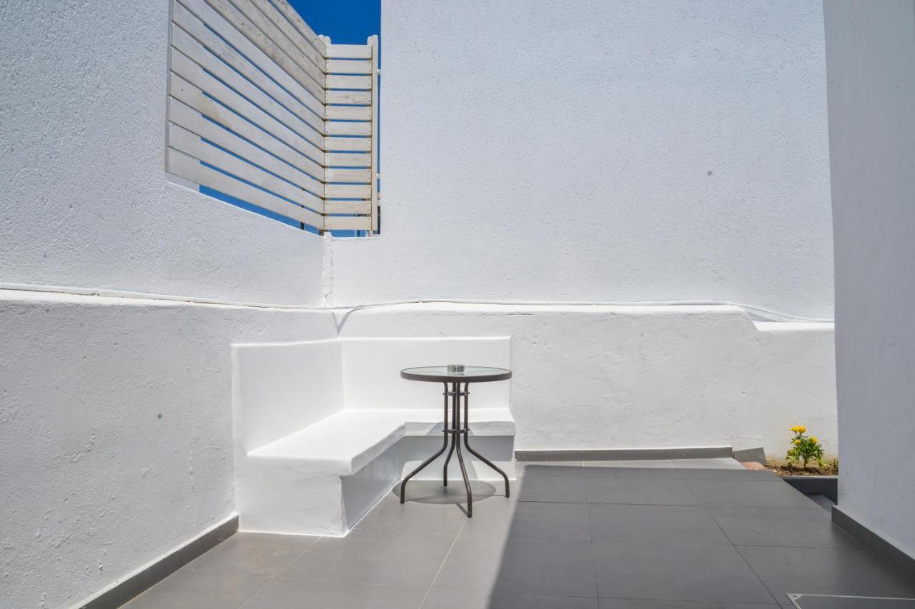 Tzoka'S Apartments Adámasz Kültér fotó