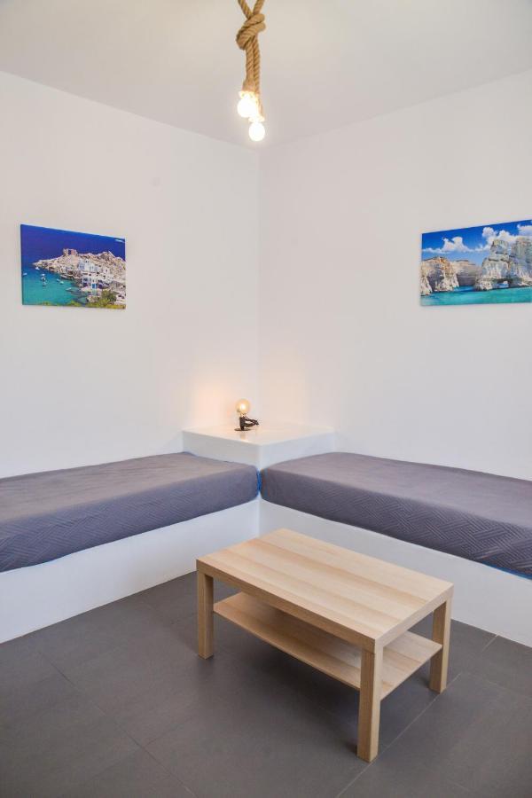 Tzoka'S Apartments Adámasz Kültér fotó